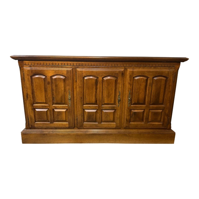 1980s Ethan Allen Classic Manor Sideboard For Sale