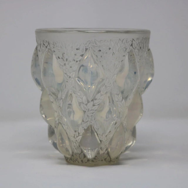 Cream 1920s Rene Lalique Opalescent Glass 'Rampillon' Vase For Sale - Image 8 of 9