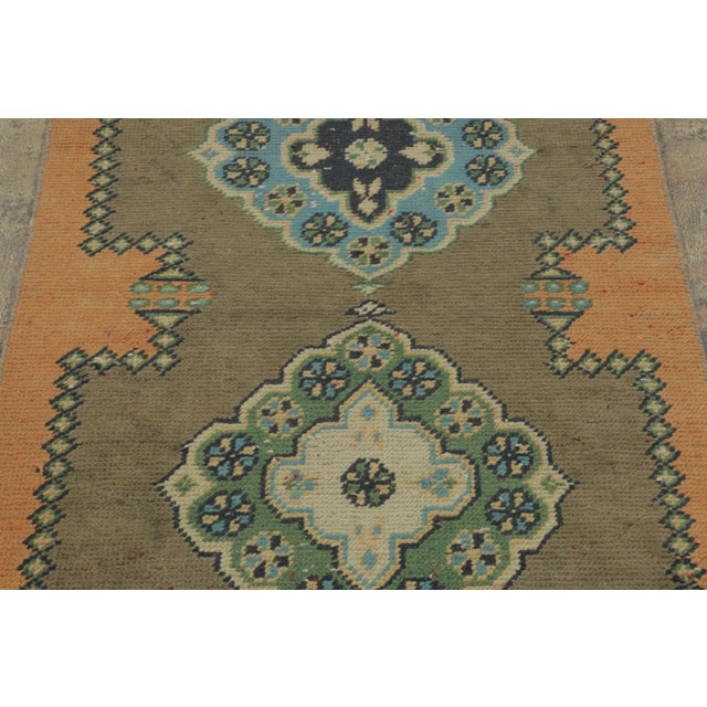 Vintage Turkish Runner With Bold Floral Medallion Design - Rug & Kilim For Sale - Image 9 of 9