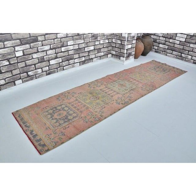 Textile 1950s Long Pastel Turkish Rug, Minimalist Runner for Hallway or Entryway For Sale - Image 7 of 10