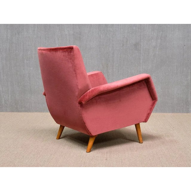 Set of Vintage Chairs in Coral Red Velvet and Beech by Gio Ponti for Asko, 1950s For Sale - Image 9 of 17