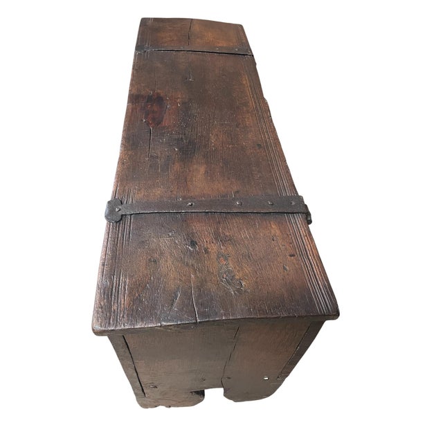 Vintage Oak Chest with Arches and Line Decoration, 1920s For Sale - Image 4 of 8