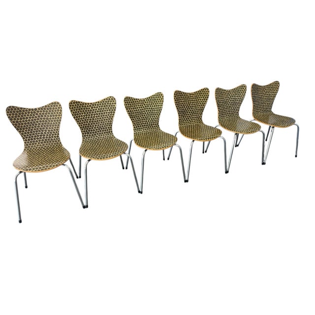 Set of Six West Elm Scoop Back Dining Chairs in Beehive Pattern, Modern, Plywood, Chrome For Sale In Naples, FL - Image 6 of 8