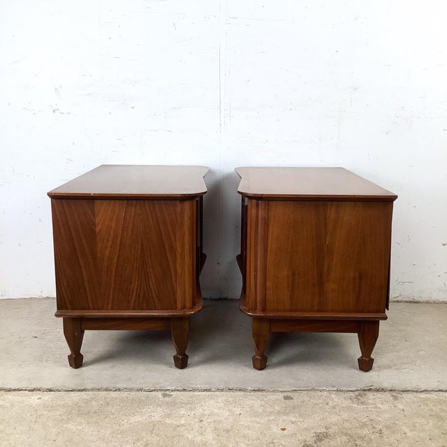 1960s Pair of Vintage Mid-Century Walnut Nightstands With Sculpted Door Pulls For Sale - Image 5 of 12