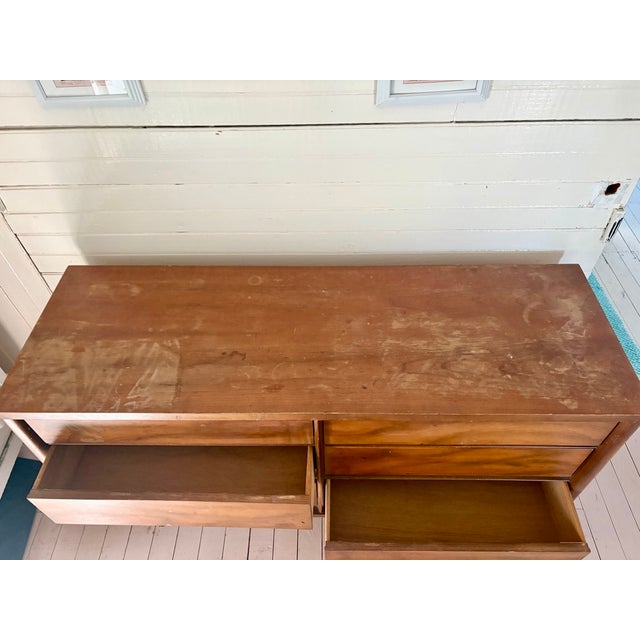 Mid-Century Modern Harmon House Walnut 6-Drawer Dresser on Tapered Legs, Attributed For Sale - Image 4 of 8