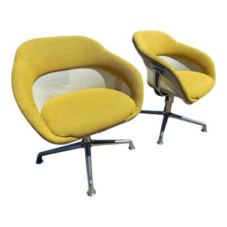 Steelcase Coalesse S-W Lounge Swivel Chairs - a Pair For Sale