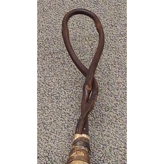 For your consideration is a Victorian-style hearth whisk broom featuring a hand-forged twisted vine handle. This...