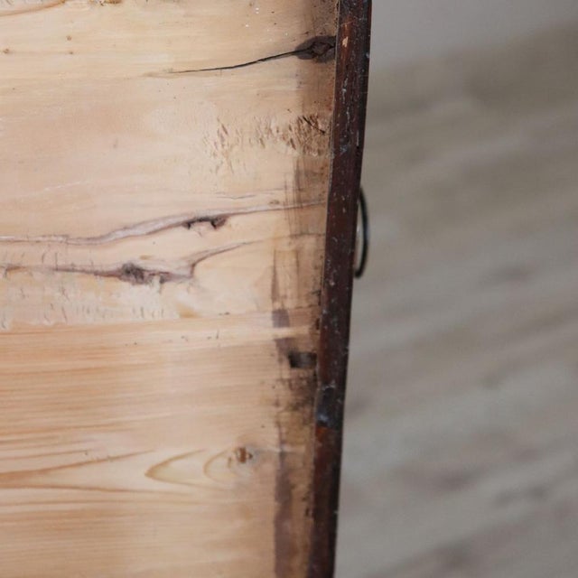 Antique 18th Century Walnut Chest of Drawers For Sale - Image 5 of 14