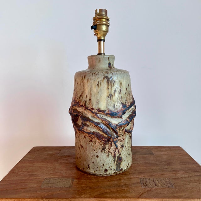 Mid-Century Modern Brutalist Studio Pottery Table Lamp by Colin Kellam, 1960s For Sale - Image 3 of 6