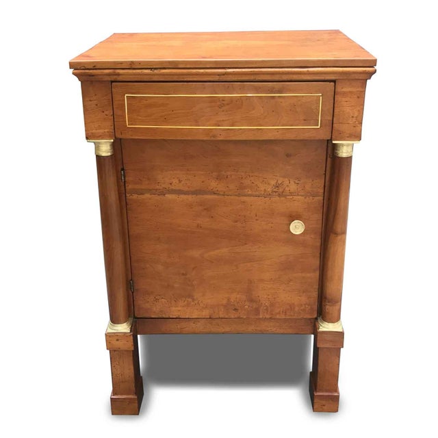 French Empire Bedside Table with Drawer and Door in Walnut, 1800s For Sale - Image 9 of 9
