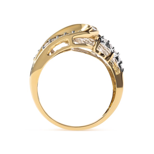 Contemporary 10K Yellow Gold 1/2 Cttw Round and Baguette cut Diamond Open Space Bypass Ring (H-I Color, SI2-I1 Clarity) - Ring Size 7 For Sale - Image 3 of 6