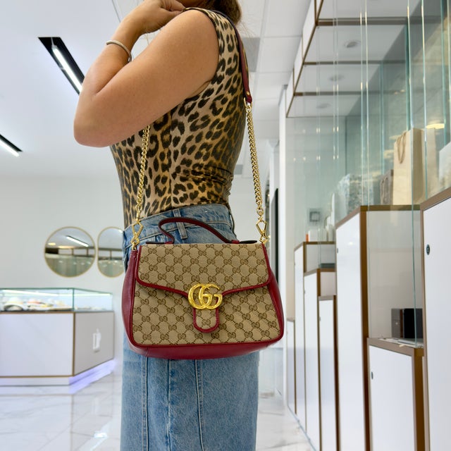 Brand: Gucci Gender: Ladies Length: 10.25 inches Height: 7.50 inches Depth: 4.00 inches Weight: 669.50 grams Gucci GG...