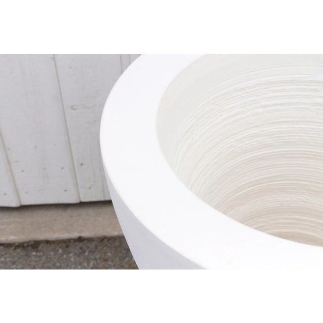 Classic White Round Planter, Set of 2 For Sale - Image 4 of 9