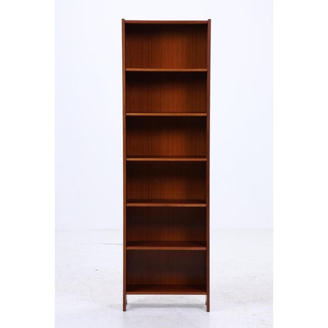 Beautiful vintage teak bookcase from the 1960s Timeless design • Material: Teak • 5 shelves DIMENSIONS & CONDITION The...