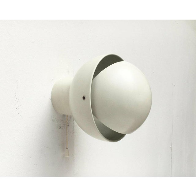 Mid-Century Dutch Space Age Wall Lamp by Radboud Van Beekum for Raak, 1960s For Sale - Image 11 of 18