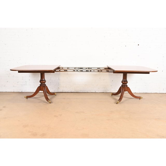 Henredon Georgian Banded Mahogany Double Pedestal Extension Dining Table, Newly Refinished For Sale In South Bend - Image 6 of 14