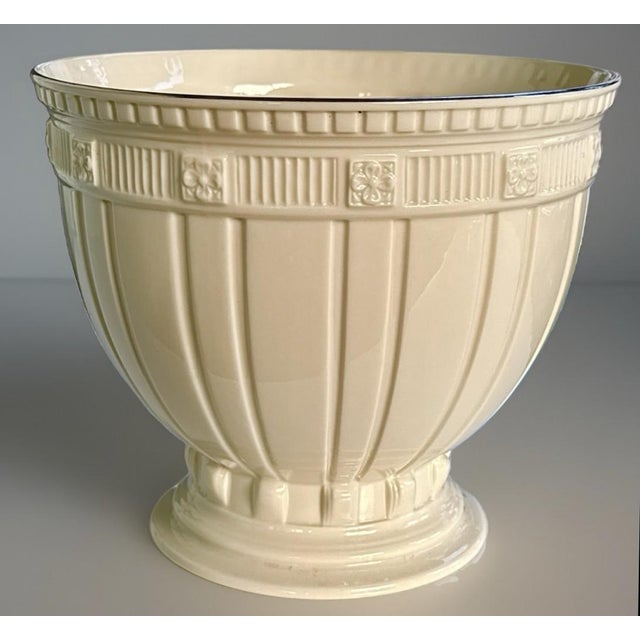 1990s 1990s Lenox Ivory Pedestal Bowl – Made in the Usa For Sale - Image 5 of 8