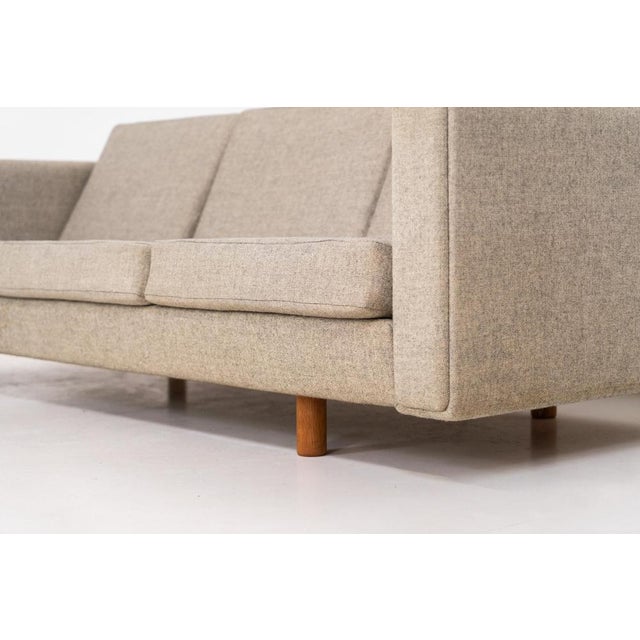 GE300 3-Seater Sofa by Hans J. Wegner for Getama For Sale - Image 6 of 12