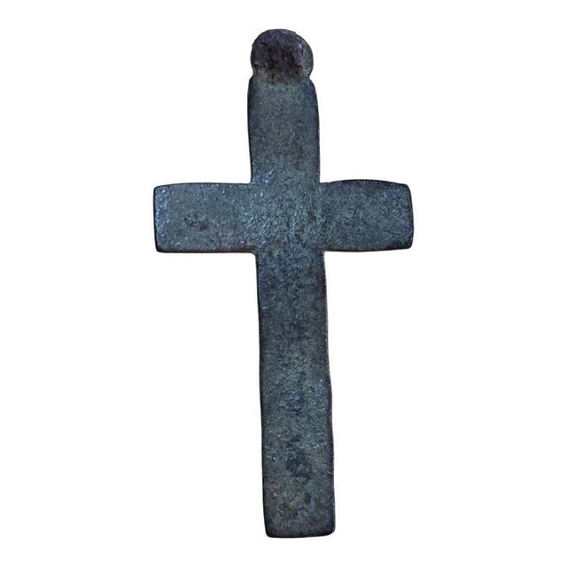 An extraordinary Roman cross dating from around the 4th century AD, corresponding to the period of the late Roman Empire...