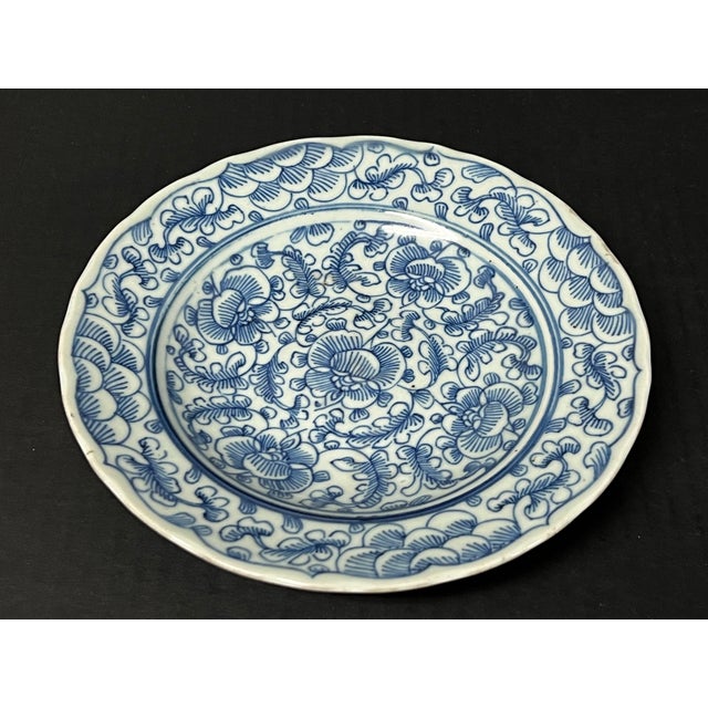 Late 20th Century Chinese Art Porcelain BLue and White Plate With Floral Design For Sale In New York - Image 6 of 8