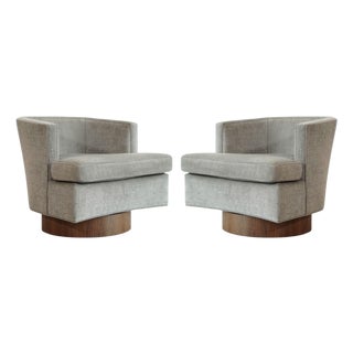 Set of Swivel Chairs in Walnut and Linen by Harvey Probber, C. 1950s For Sale