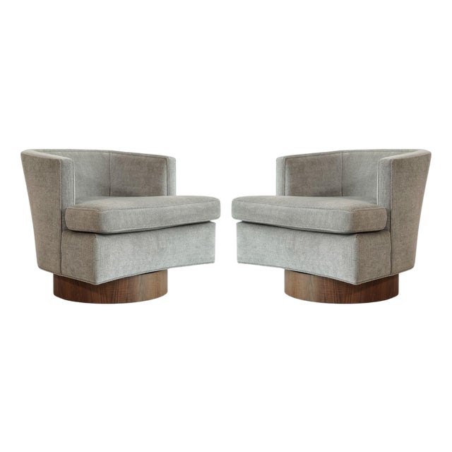 Set of Swivel Chairs in Walnut and Linen by Harvey Probber, C. 1950s For Sale