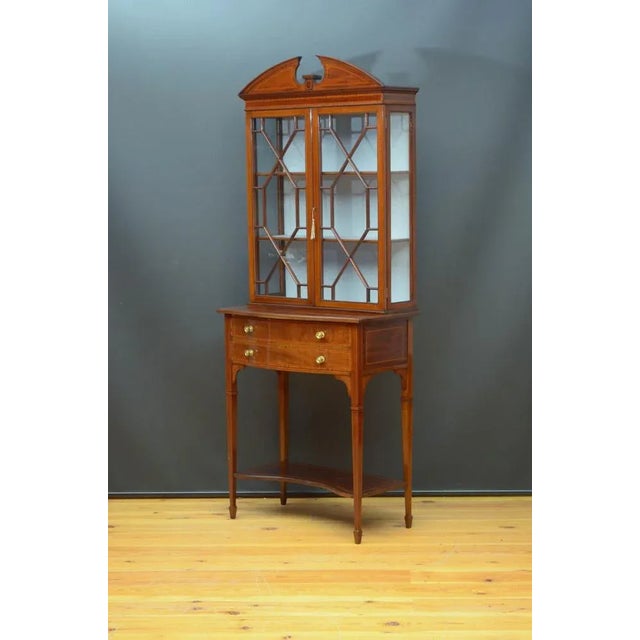 Edwardian Display Cabinet in Mahogany, 1900s For Sale - Image 13 of 13