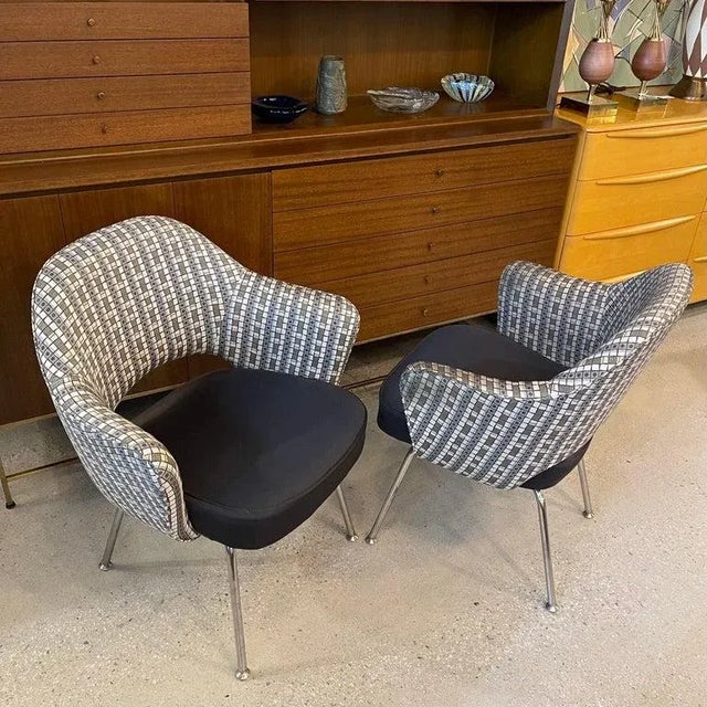 Pair of Eero Saarinen for Knoll Executive Armchairs For Sale - Image 10 of 12