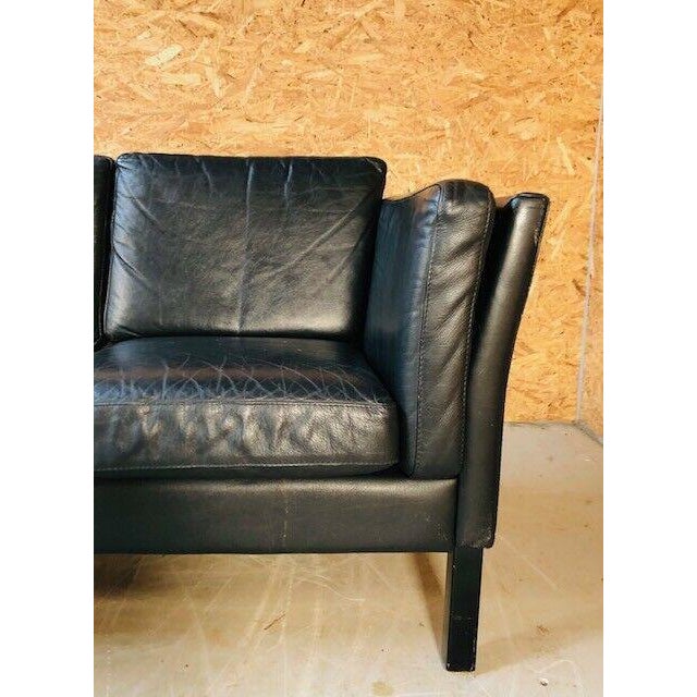 Mid-Century Danish 3-Seater Black Leather Sofa from Mogens Hansen For Sale - Image 4 of 9