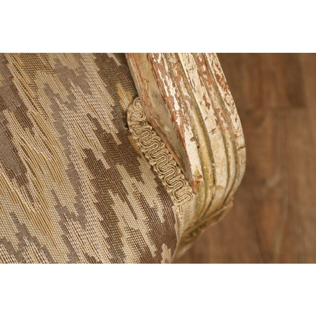 Early 20th Century French Louis XVI Style Painted Settee For Sale - Image 5 of 17