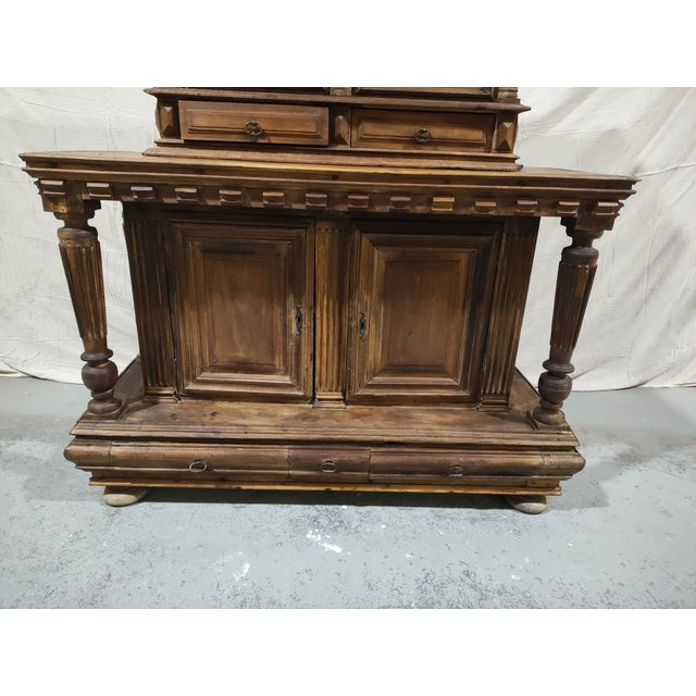 18th Century French Provincial Walnut Buffet À Deux Corps, Renaissance Style, Circa 1760 For Sale In New Orleans - Image 6 of 18