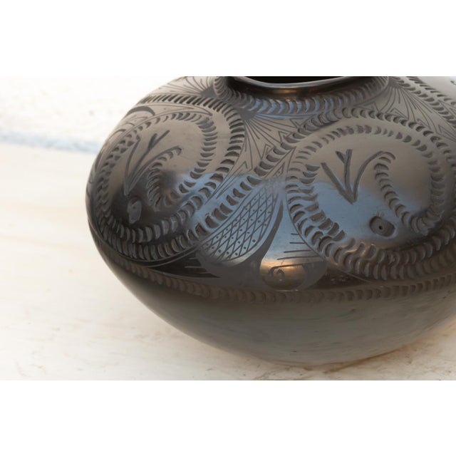 Ceramic Etched Swirls Mata Ortiz Vintage Pot For Sale - Image 7 of 11