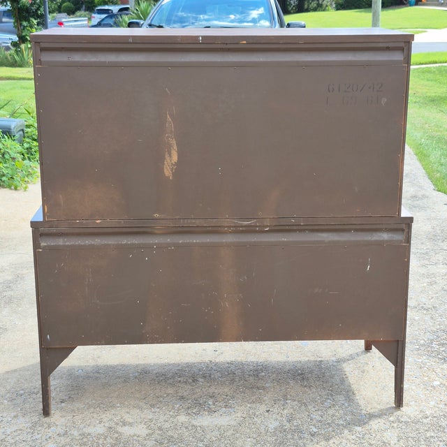 Mid Century Modern Broyhill Attributed Walnut Veneer Chest of Drawers Highboy Dresser For Sale - Image 9 of 12
