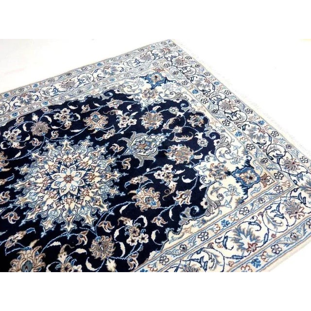 Middle Eastern Rug in Virgin Wool and Silk For Sale - Image 6 of 11