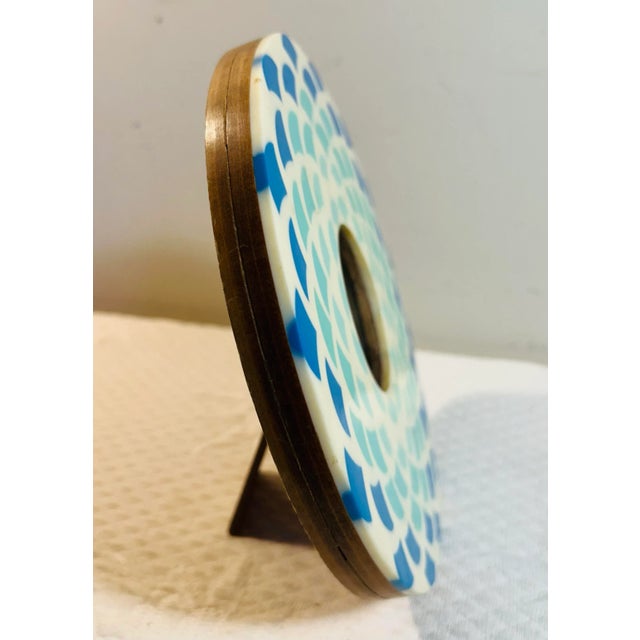 Wood Vintage Jonathon Adler Art Deco Style Blue & White Small Round Tabletop Picture Frame For Sale - Image 7 of 9