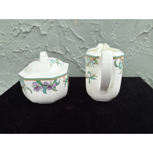 1980s Heinrich W-Germany “Amazona” Bone China Tea Set – Teapot, Creamer, Sugar Bowl and Underplate For Sale In Orlando - Image 6 of 10