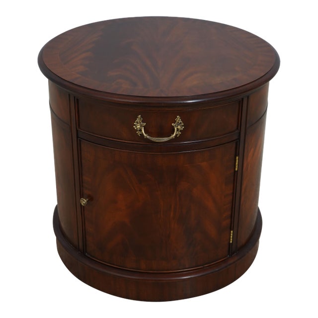 Henkel Harris Model 5442 Mahogany Round Lamp Table For Sale