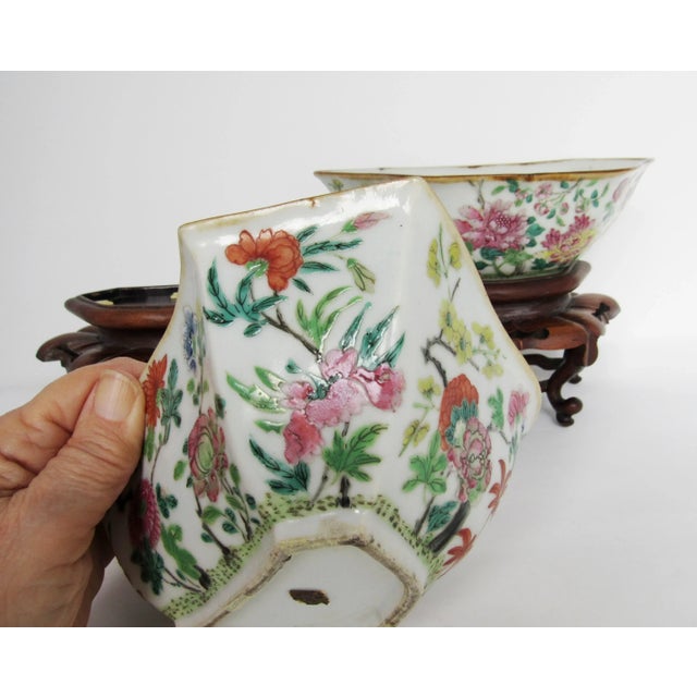 Antique Chinese Famille Rose Medallion Porcelain Bowls With Stands - a Pair For Sale - Image 9 of 13