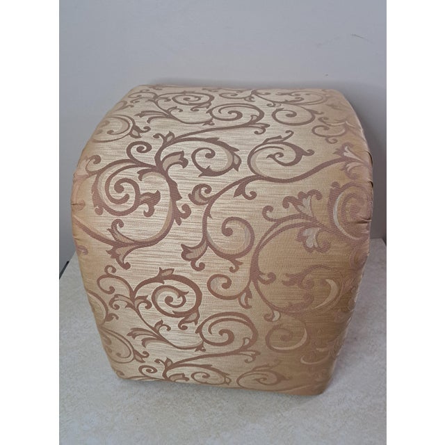 Mid 20th Century Vintage Postmodern Pink & Gold Damask Waterfall Vanity Stool For Sale - Image 5 of 11