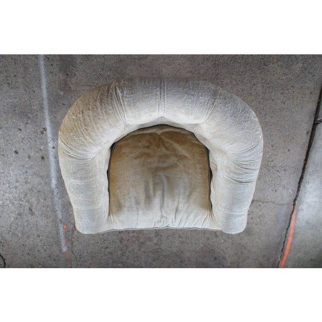 Mid 20th Century Mid 20th Century Hickory Tavern Mid Century Velvet Barrel Back Tufted Lounge Arm Chair For Sale - Image 5 of 13