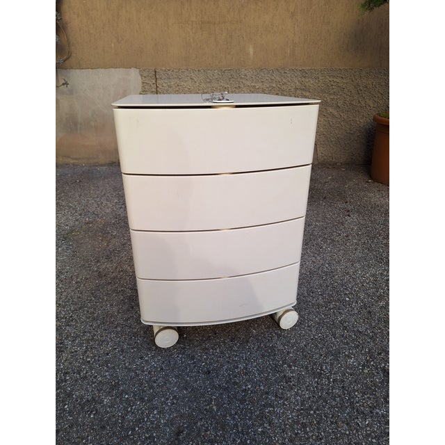 White Uno Chest of Drawers in Polyurethane by Karim Rashid for Della Rovere, 1990s For Sale - Image 8 of 8