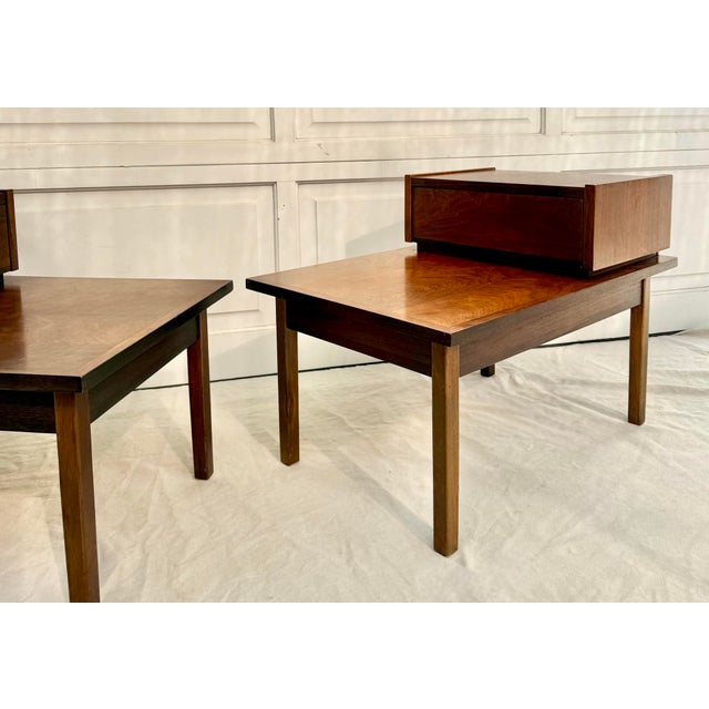 Brown Pair of MCM Stanley Furniture Walnut 2-Tier Stepped Nightstands Side Tables For Sale - Image 8 of 18