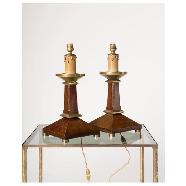 Neoclassical Pair of Neoclassical Style Mahogany and Brass Table Lamps, France 1960s For Sale - Image 3 of 8