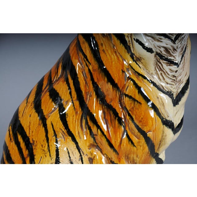 Large Italian Hollywood Regency Ceramic Tiger, 1970s For Sale - Image 4 of 18