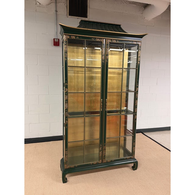 Green Pagoda Top Chinoiserie Display Cabinet in Green Lacquer From Union National For Sale - Image 8 of 12