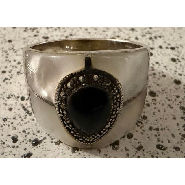 Sterling Silver Mother of Pearl, Black Onyx, & Marcasite Band Ring. Size 11