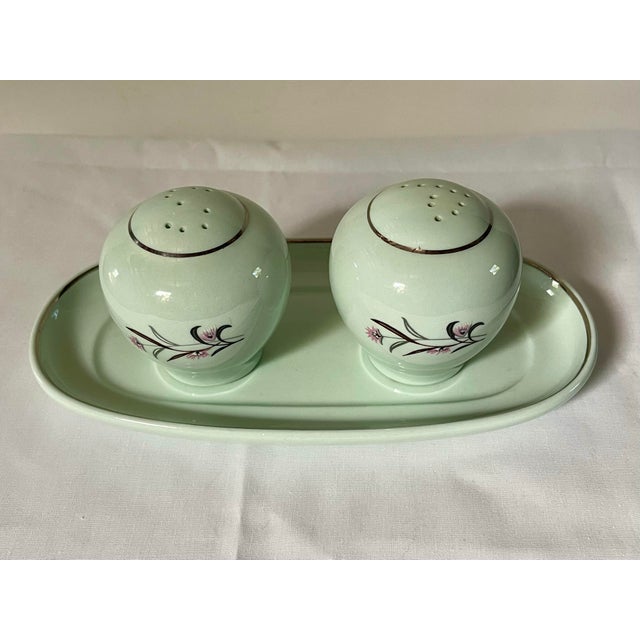 Art Deco 1950s Pale Green Salt & Pepper Shakers With Tray For Sale - Image 3 of 9