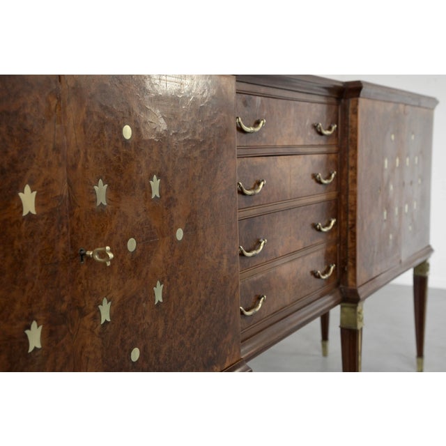 Wood Italian Art Deco Sideboard in Dark Walnut Burl and Brass, 1930s For Sale - Image 7 of 13