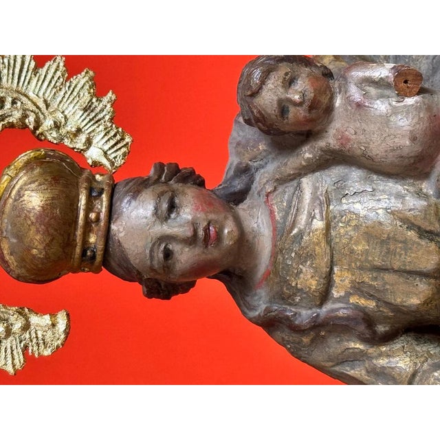 Baroque Our Lady of the Rosary with Child in Polychrome Wood For Sale - Image 3 of 14