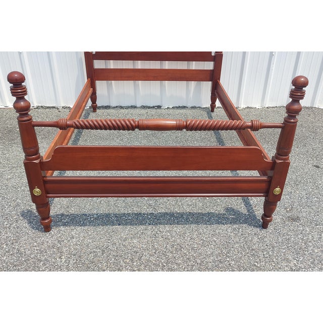 Mid 20th Century Vintage Willett Queen Size Cherry Wood Cannonball Bedframe For Sale - Image 5 of 9